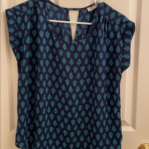 Women’s size medium patterned top